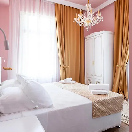 Via Iliotti Rhodos עיר רודוס